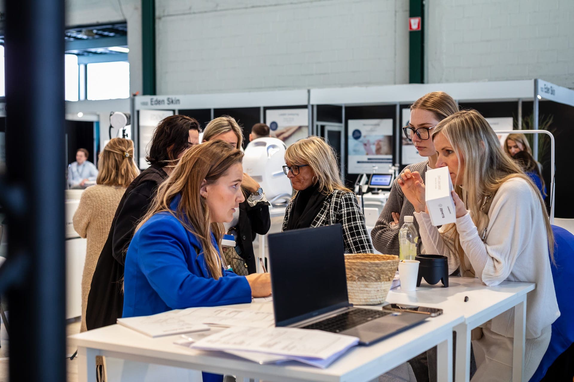 Équipe Milànton au salon professionnel de l'esthétique