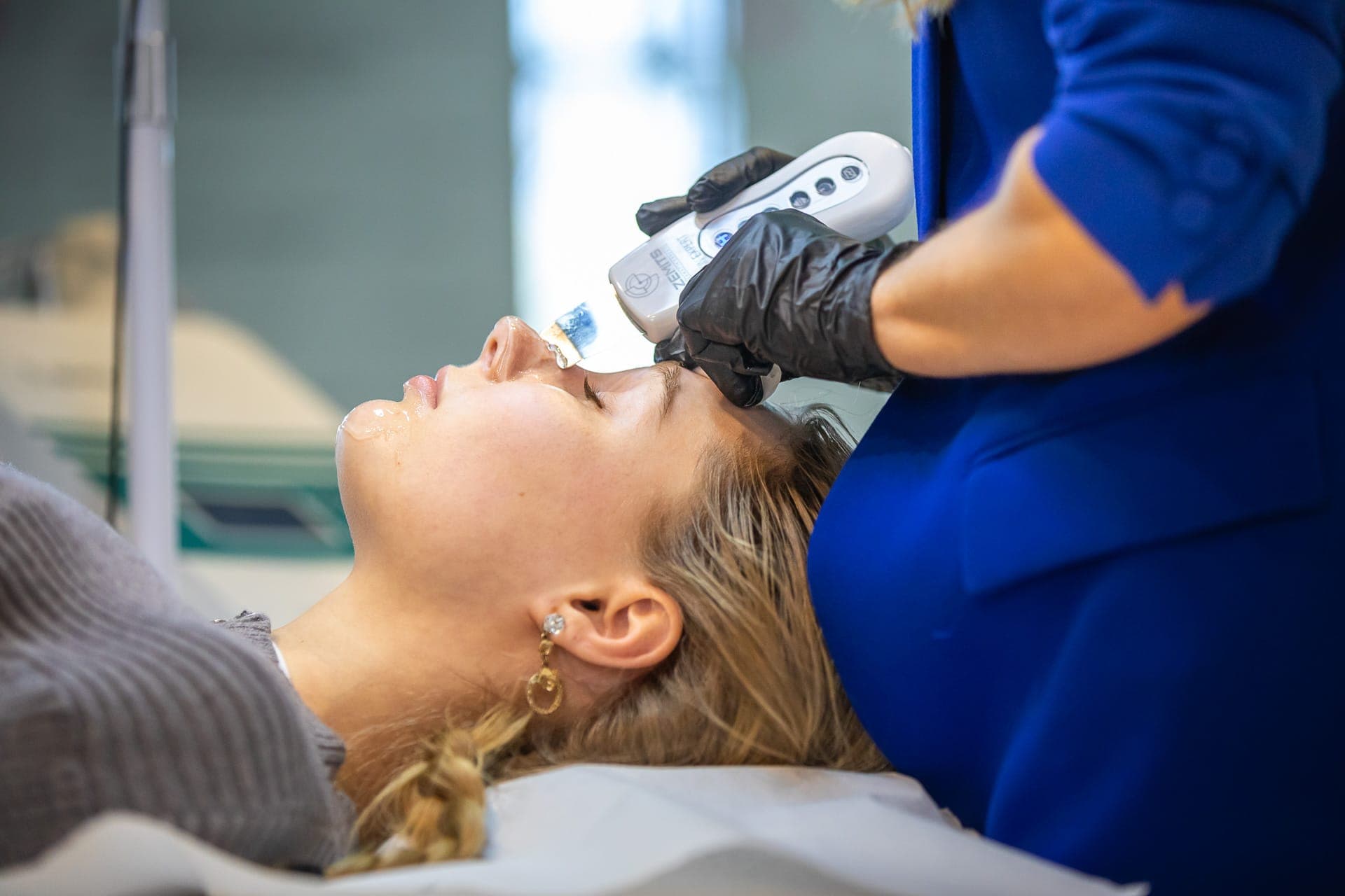 Traitement esthétique en démonstration