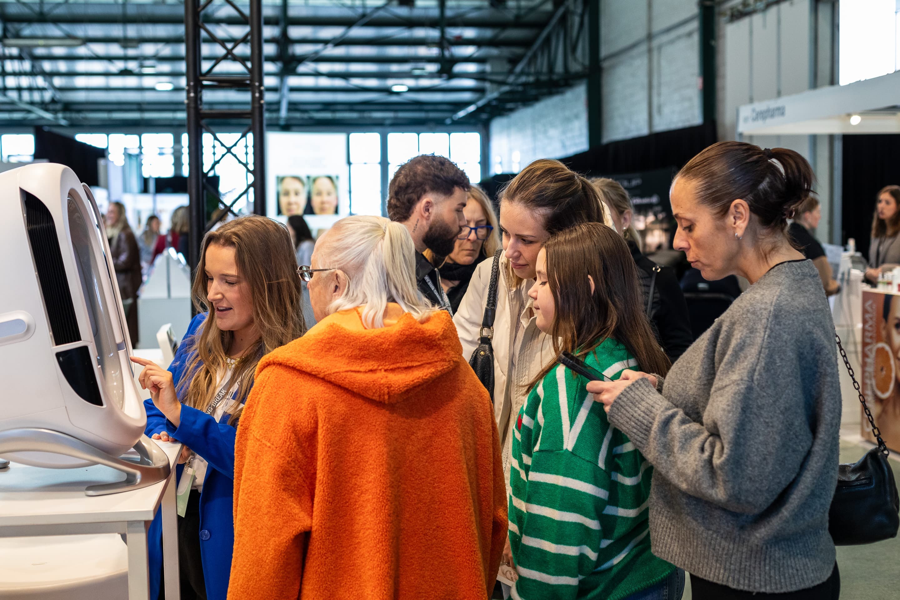 Démonstration de machine esthétique professionnelle